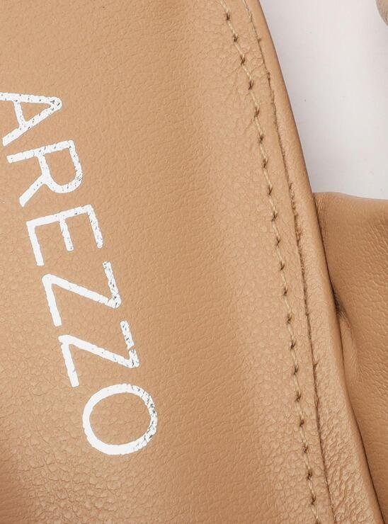 MULE BEGE AREZZO TIRAS TORCIDAS VERNIZ
