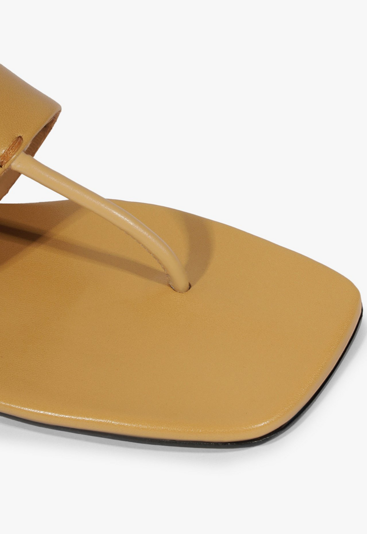 Sandália Rasteira Martha Marrom