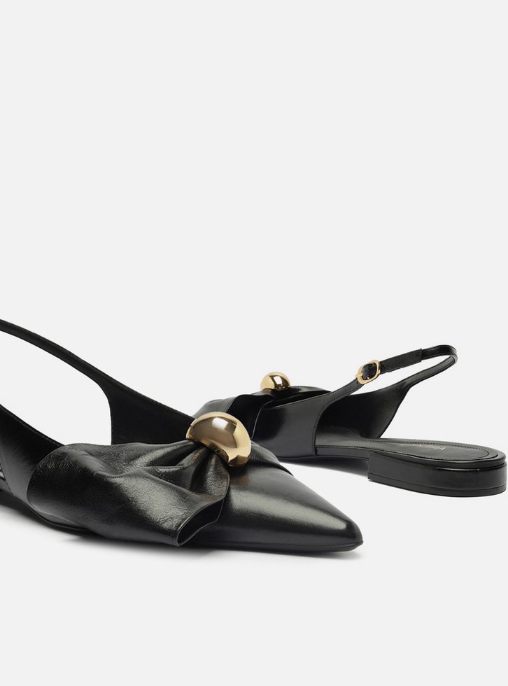 Sapatilha Preta Couro Slingback Laço Metal