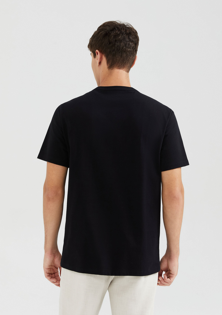 Camiseta Básica Masculina Preta Hering Manga Curta Comfort Super Cotton