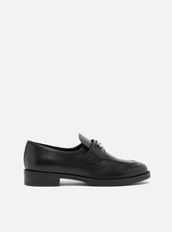 Mocassim Preto Couro Bico Redondo Retrô Metal