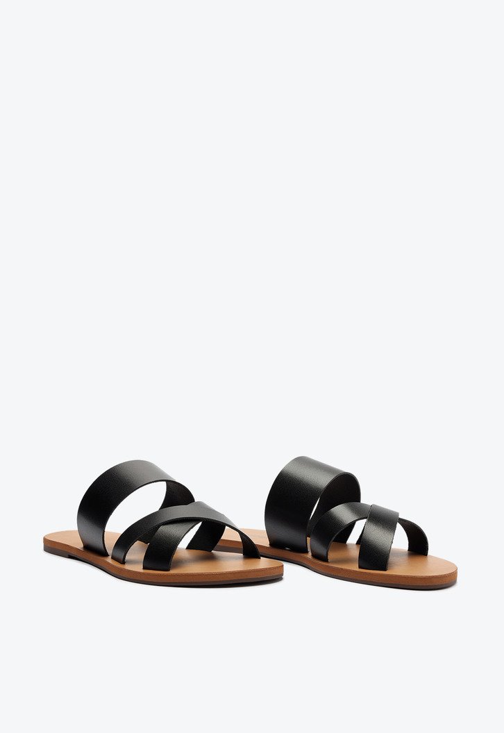 Rasteira Preta Couro Tira Tripla