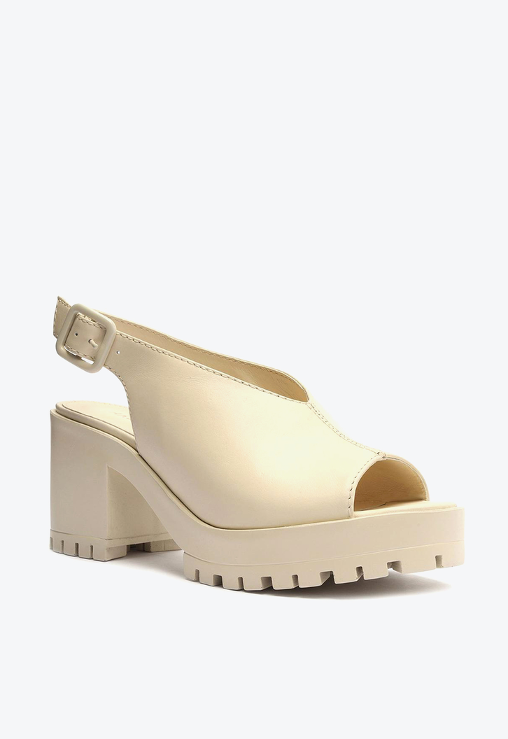 Sandália Off-White Arezzo Couro Bloco Tratorada Fechada