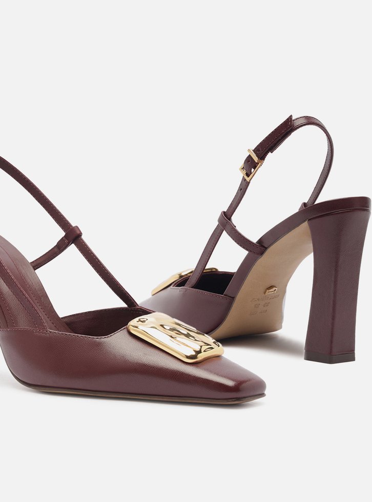 Scarpin Vinho Couro Salto Alto Slingback Metal