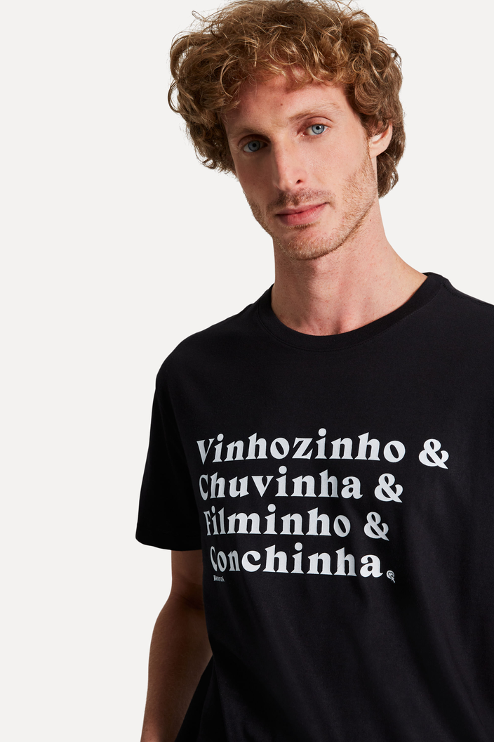 CAMISETA PRETA RESERVA ESTAMPADA VINHOZINHO