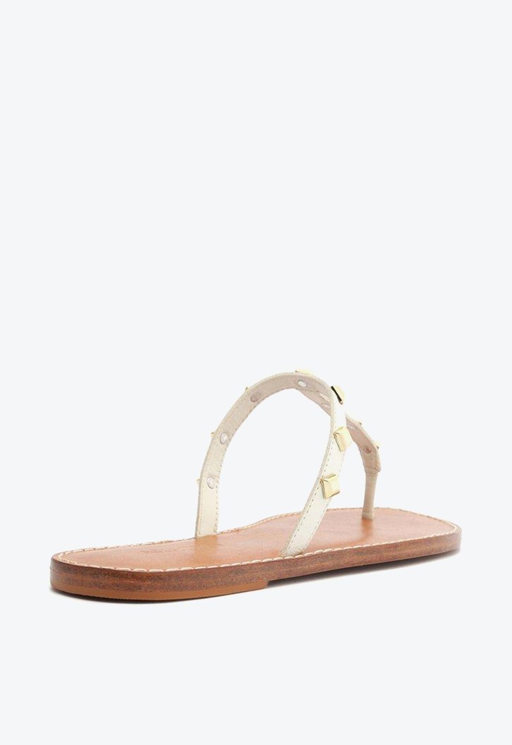 Sandália Rasteira Branca Arezzo Couro Slim Studs Ella