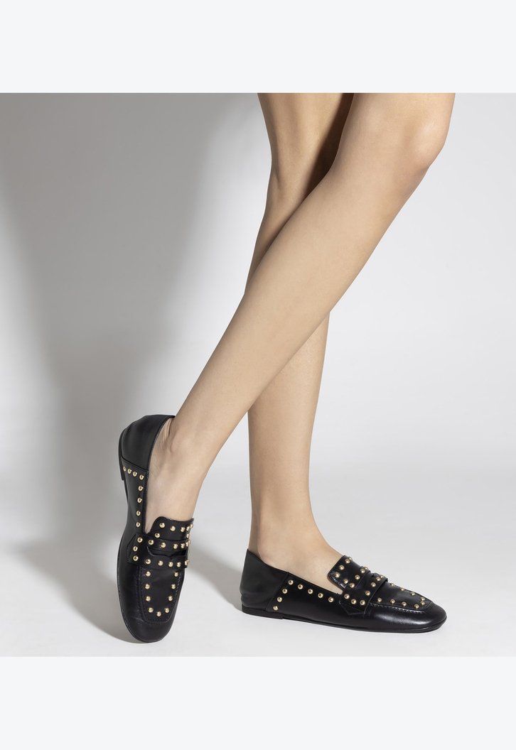 SAPATO MOCASSIM PRETO SCHUTZ BAIXO COURO TACHAS