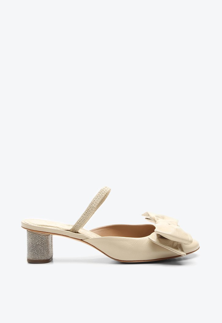 Mule Elyna Bege