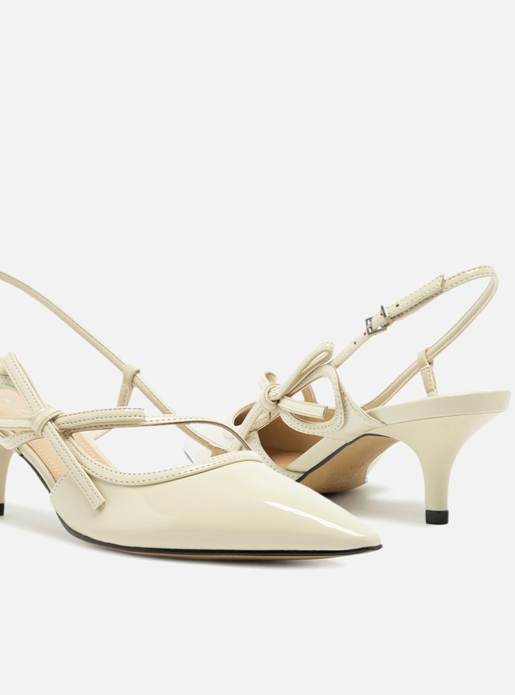 Scarpin Branco Salto Fino Slingback Laço