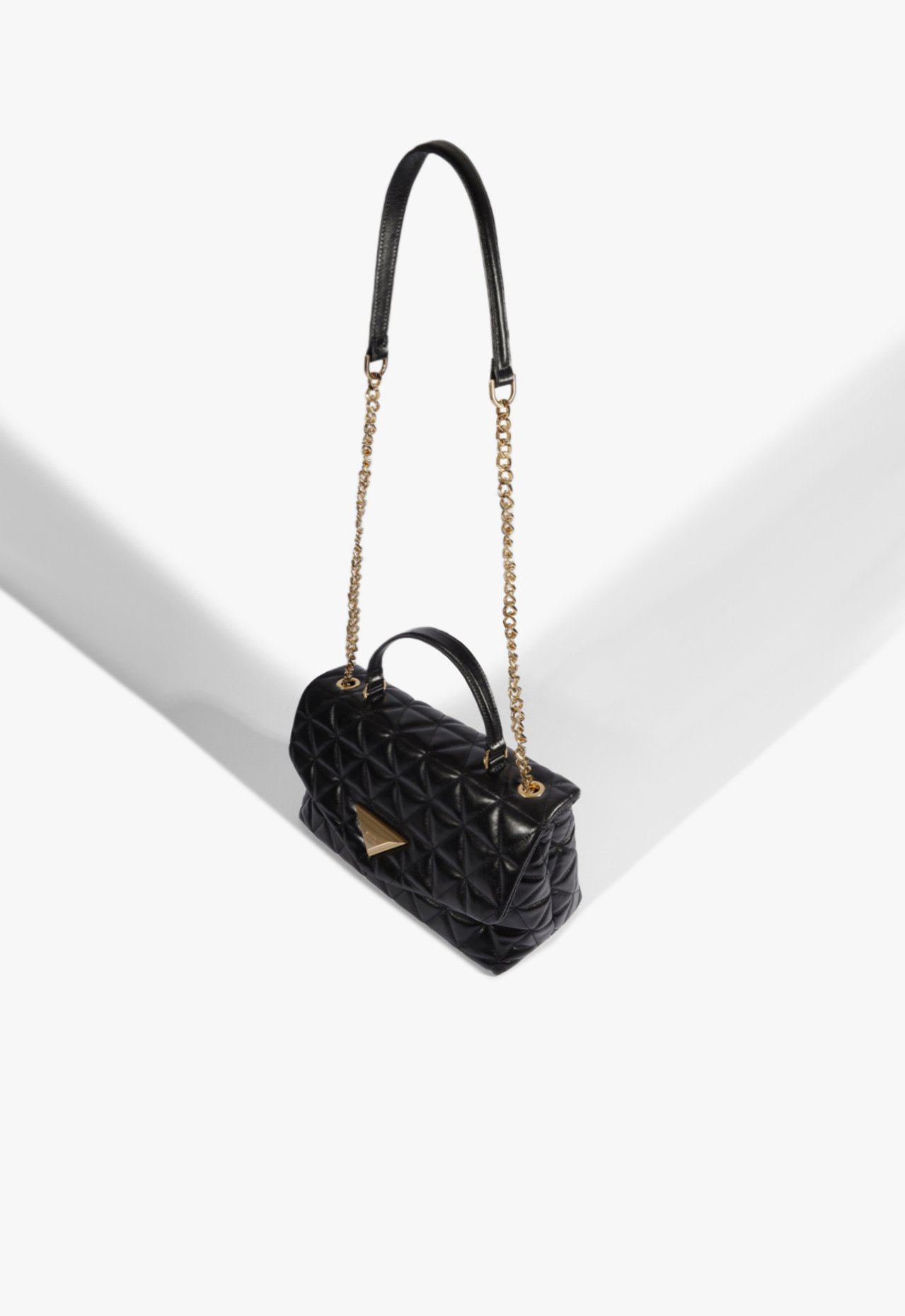 Bolsa Satchel 944 Media Couro Preta | ZZ MALL