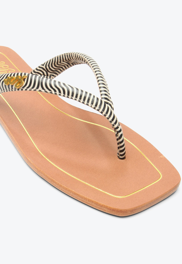 Flat Esther Preto