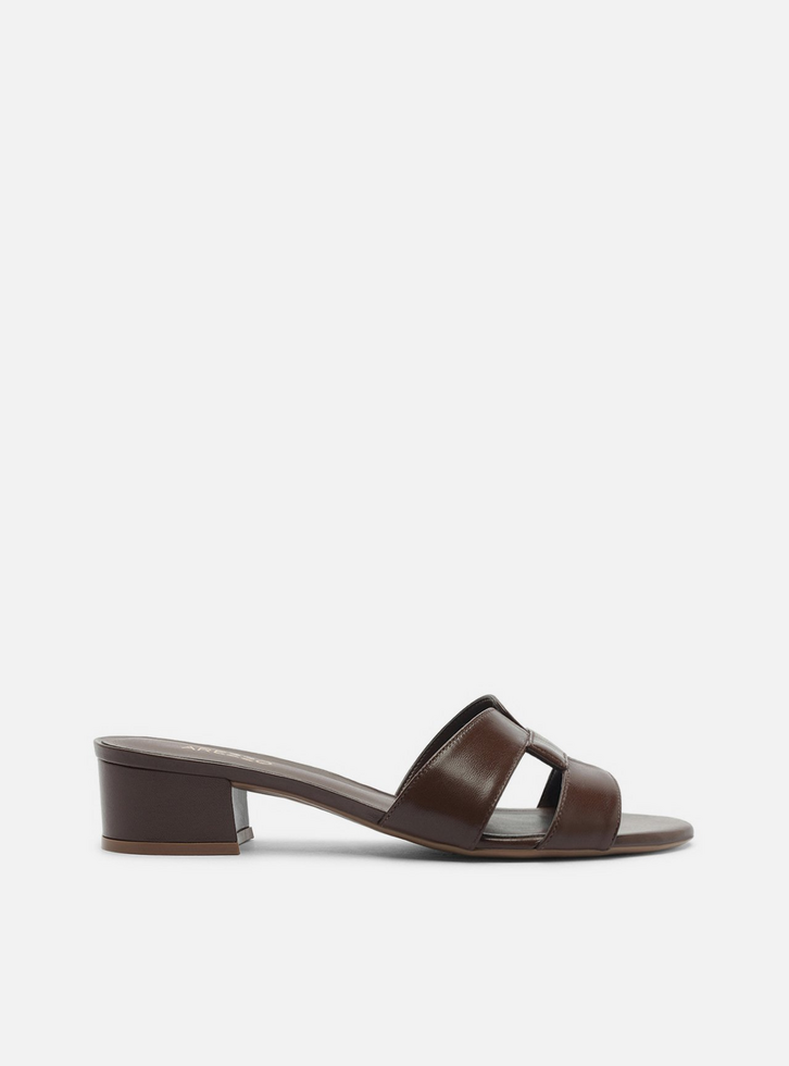 Tamanco Marrom Escuro Couro Salto Bloco Tira Vazada