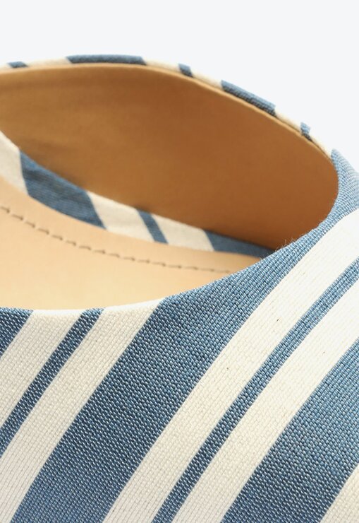SANDÁLIA MULE AZUL E BRANCO SCHUTZ SALTO MÉDIO COURO