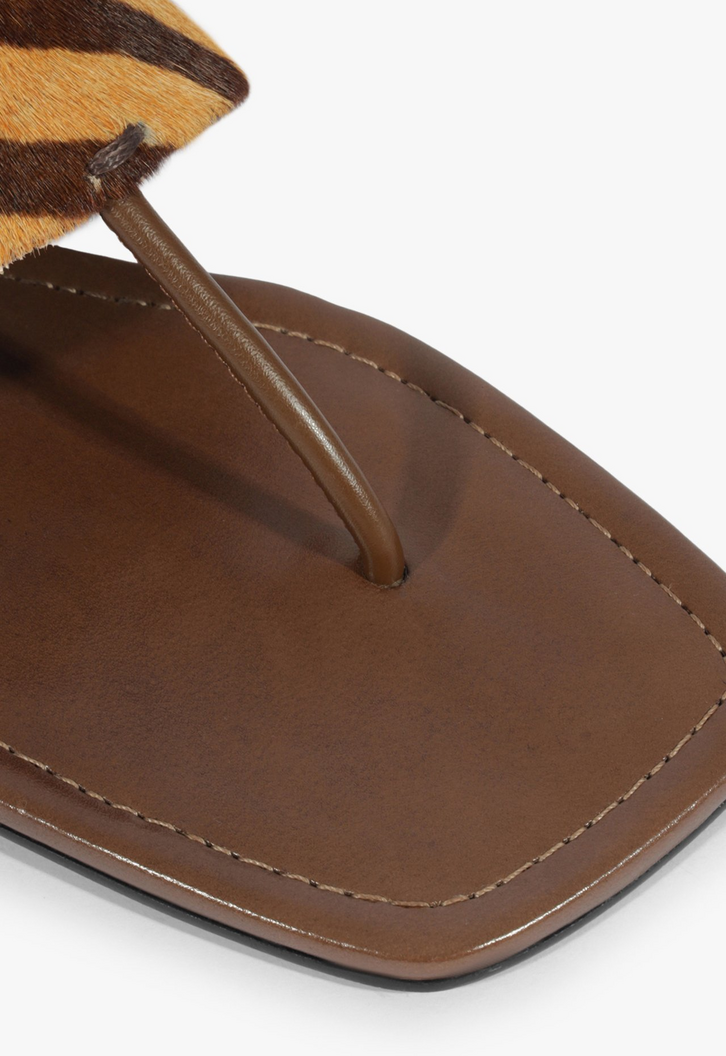 Sandália Rasteira Martha Animal Print