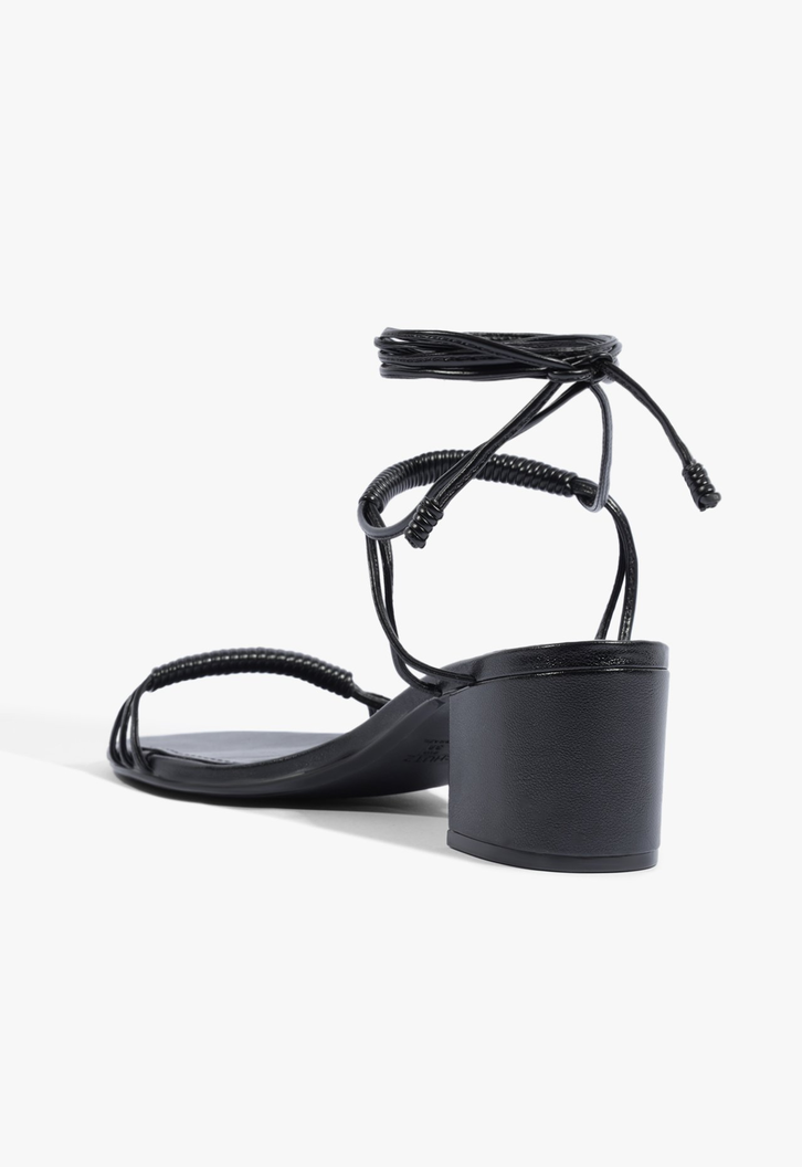Sandália Block Heel Lace-Up Preta