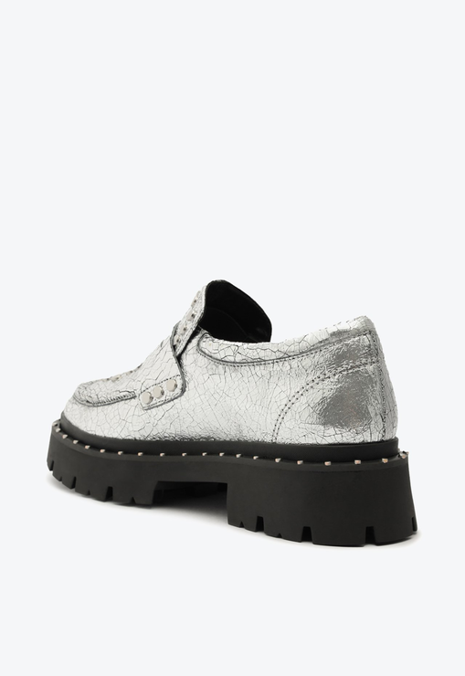 Sapato Mocassim Tratorado Couro Tachas Prata