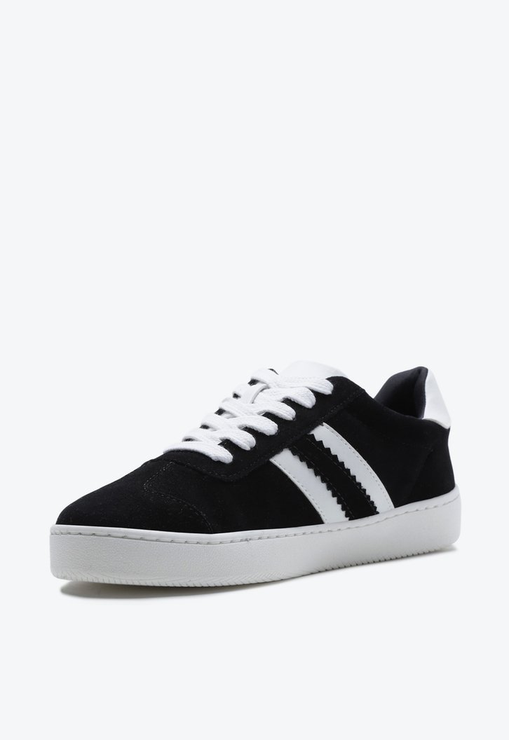 Tênis de Amarrar Preto Listra Lateral