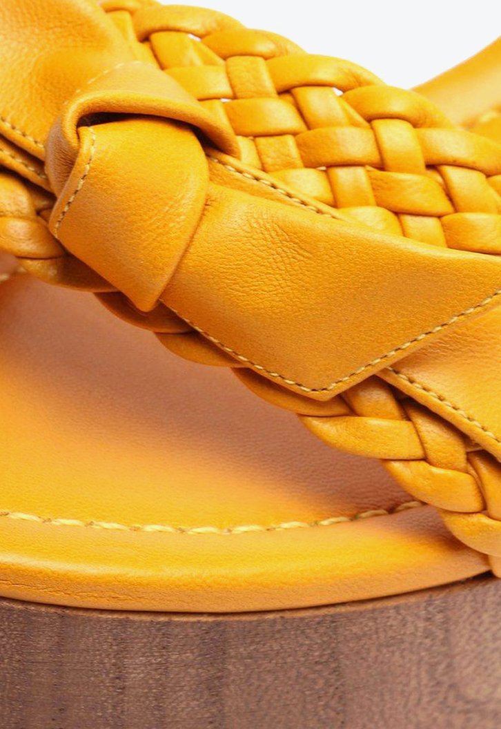 Clarita Woven Clog 110 Maize