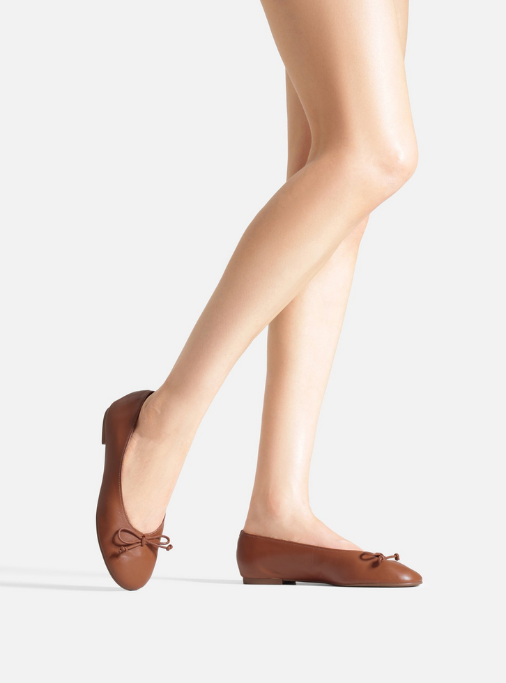 Sapatilha Marrom Couro Bico Redondo Laço Básica