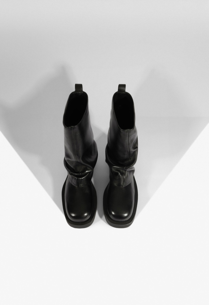 Bota Keira Cloak Preta