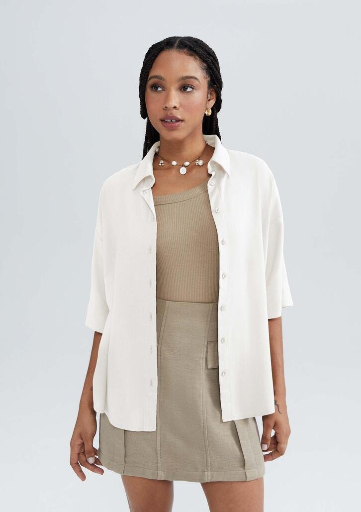 Camisa Feminina Creme Hering Manga Curta Em Linho