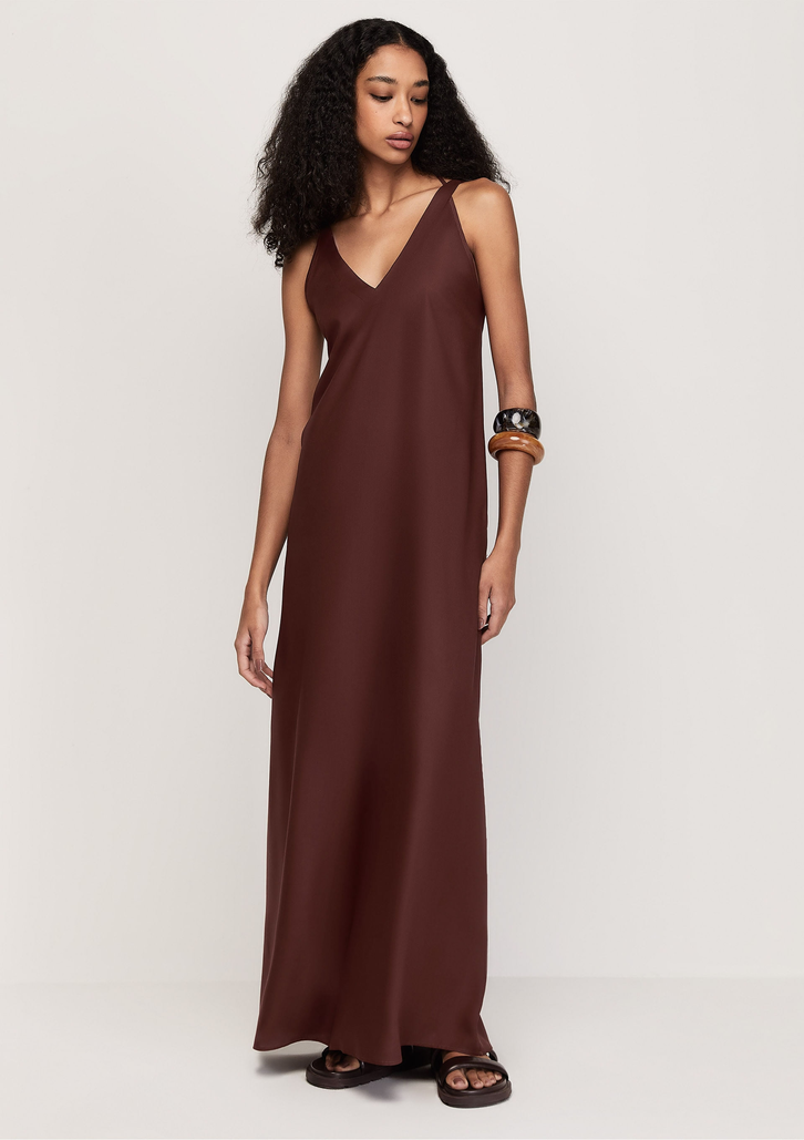 Vestido Vingo Dzarm Longo Modelagem Evasê com Decote V Burgundy