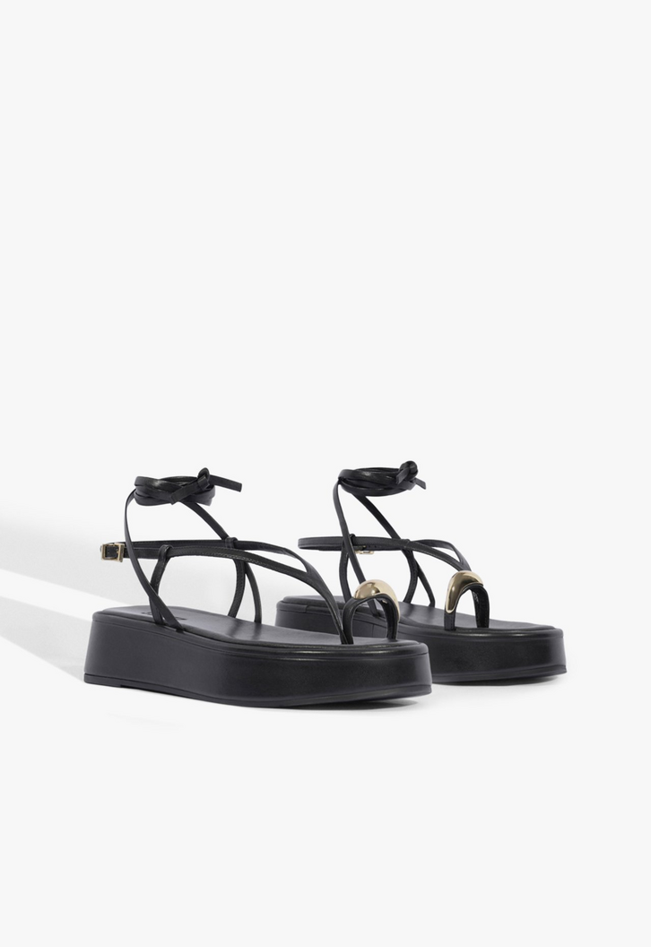 さり Sandália Papete Zadie Couro Dourada | ZZ MALL