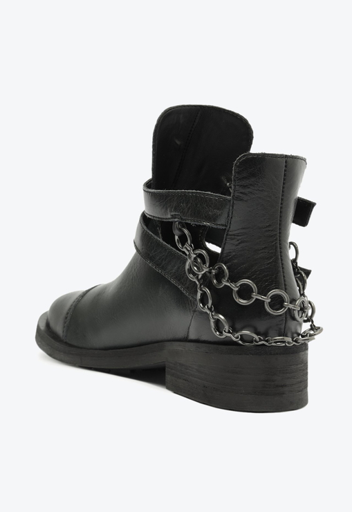 Bota Tratorada Cano Médio Couro Preta