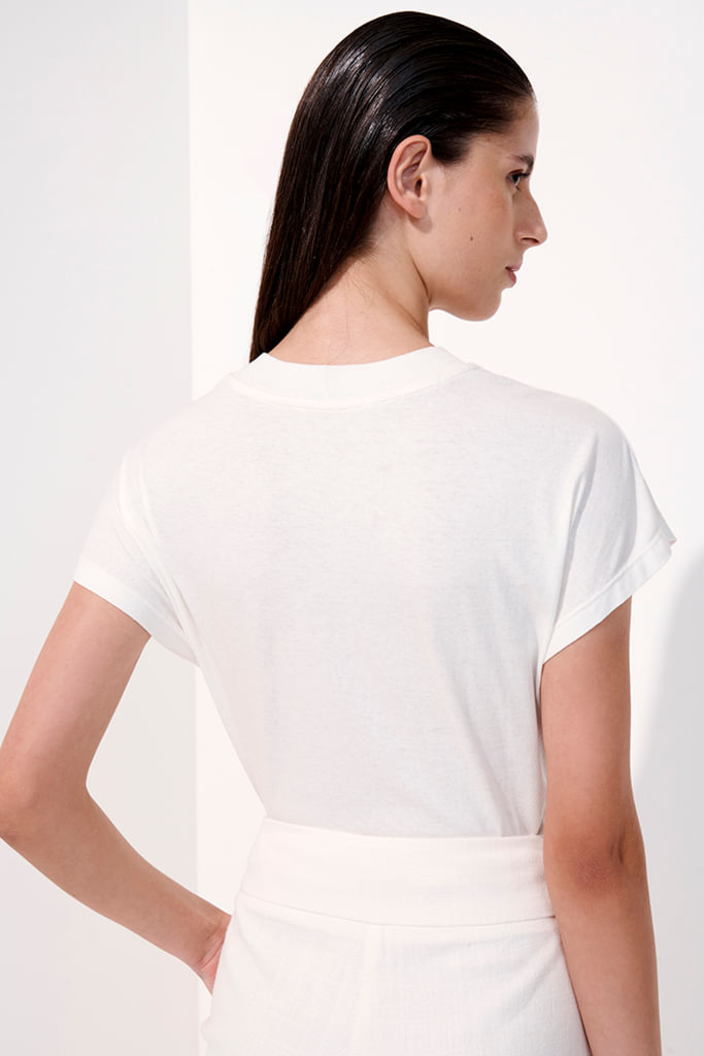 T-Shirt Off-White Carol Bassi Constantine Pérola