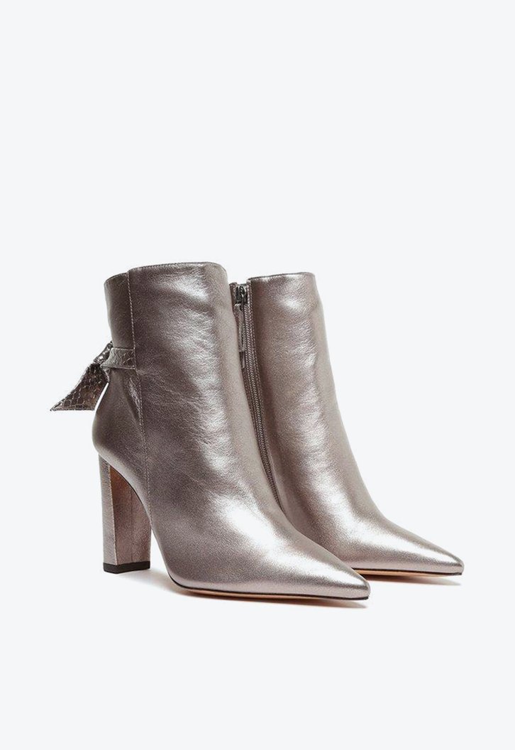 Clarita Pointed Boot 90 Grafite