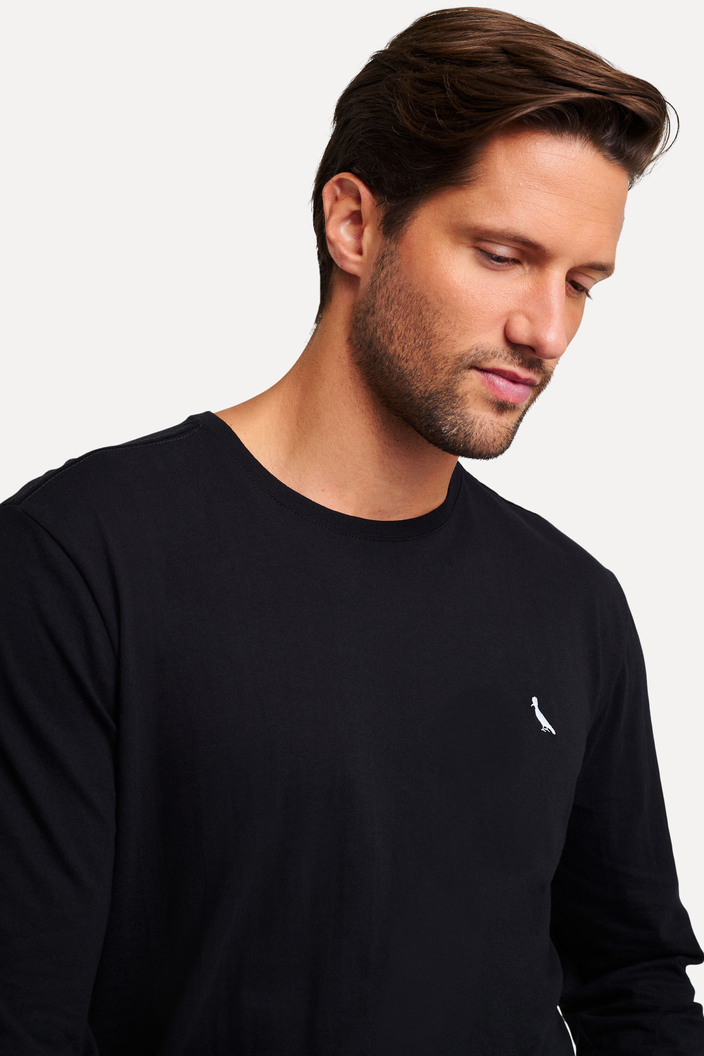 CAMISETA PRETA RESERVA ML PICA PAU BORDADO SUSPIRO