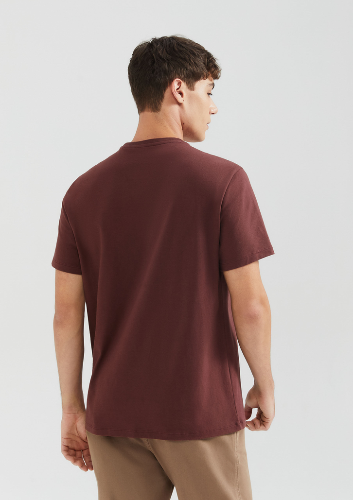 Camiseta Básica Bordô Hering Comfort Super Cotton