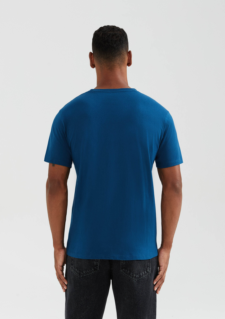 Camiseta Azul Marinho Hering Básica Manga Curta Regular World