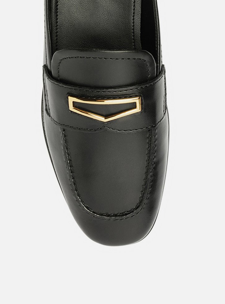 Mocassim Preto Couro Tira Metal