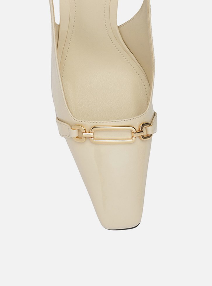 Scarpin Branco Verniz Salto Alto Slingback Metal