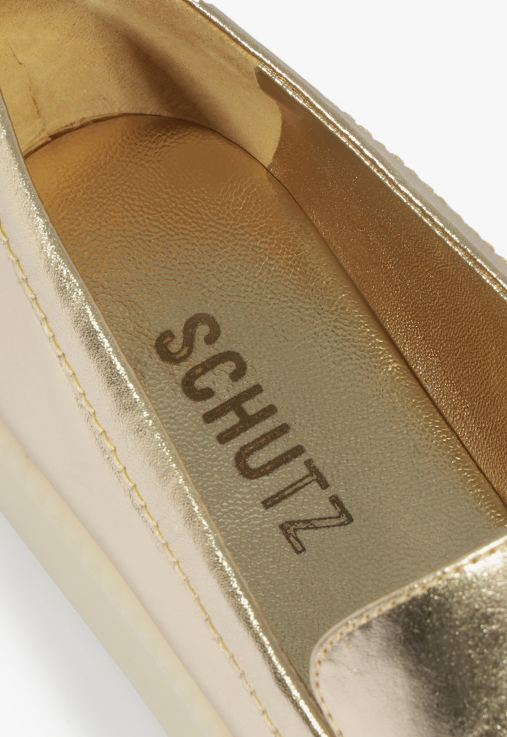 Mocassim couro dourado