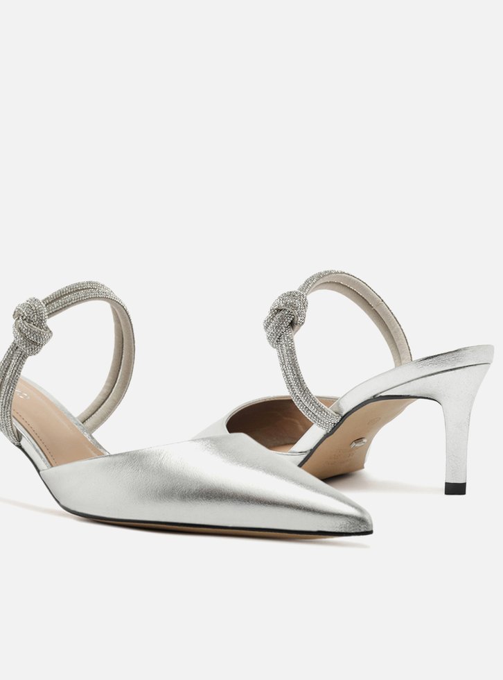 Scarpin Prata Couro Aberto Tiras Strass