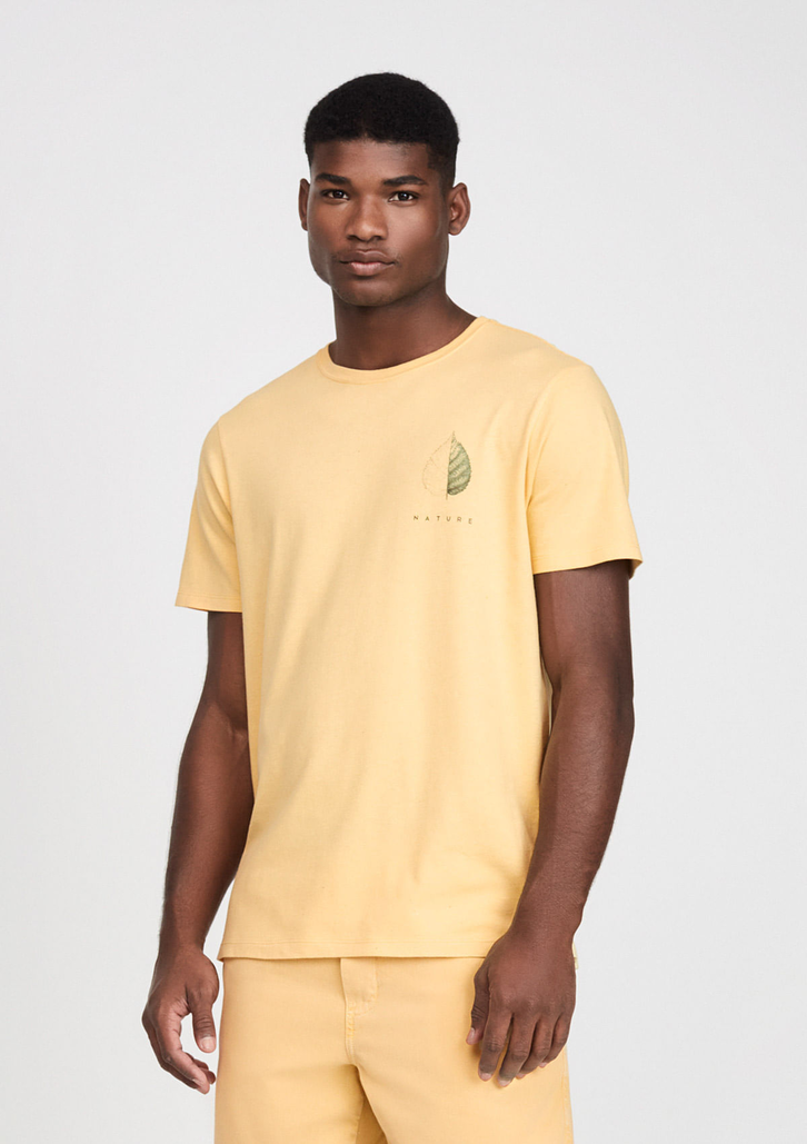 Camiseta Amarelo Médio Dzarm Em Malha Ecológica Estampada