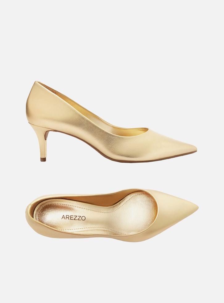 Scarpin Dourado Arezzo Couro Salto Baixo Fino