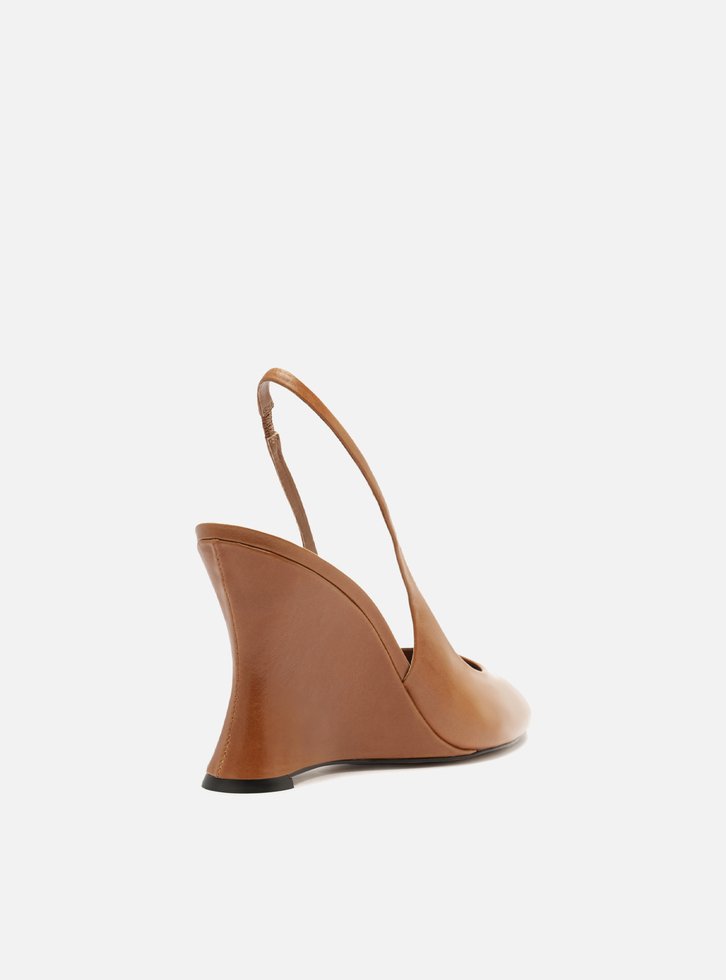 Scarpin Marrom Couro Salto Anabela Slingback