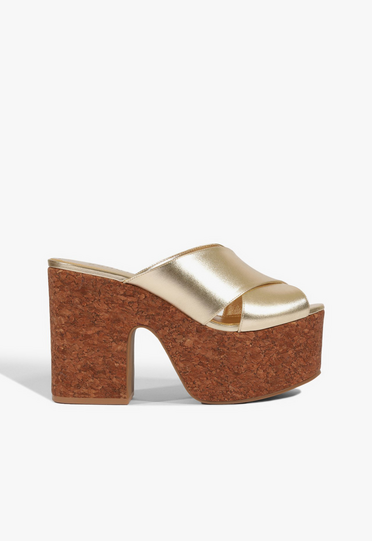 さと Sandália Plataforma Couro Dourado | ZZ MALL
