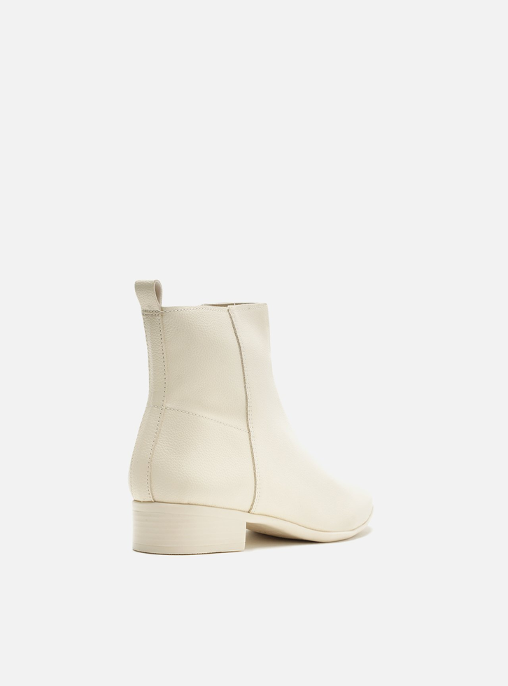 Bota Branca Cano Curto Salto Baixo Minimal