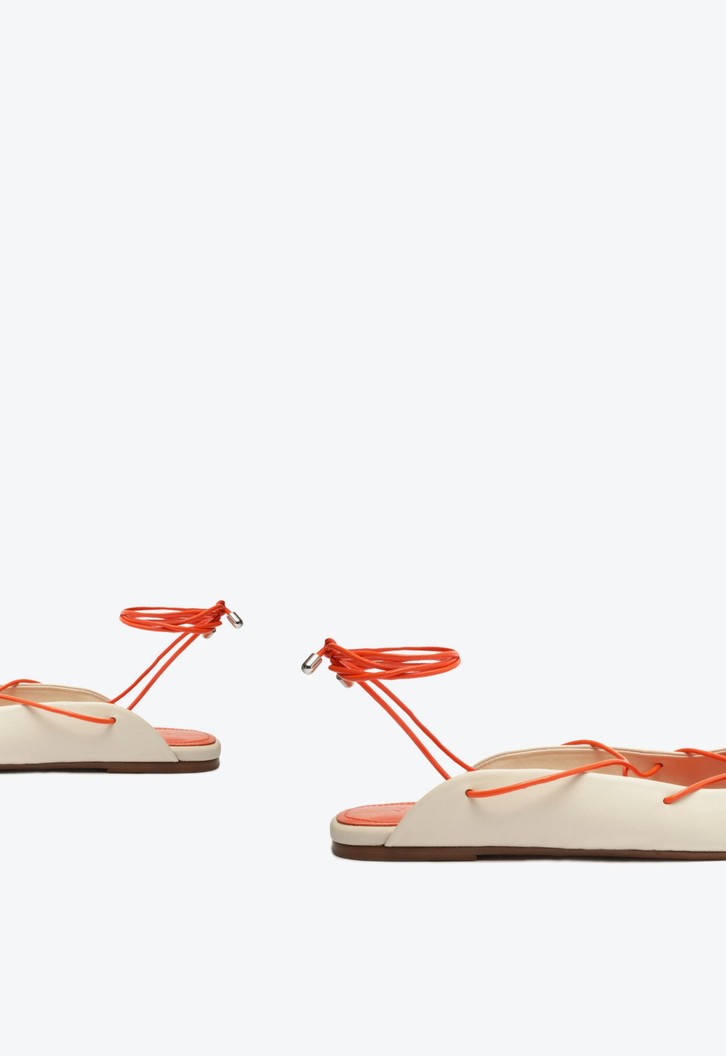 Cami Flat Branca e Laranja