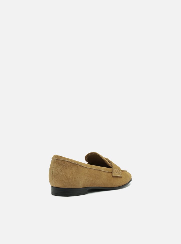 Mocassim Bege Suede Tira Medalha