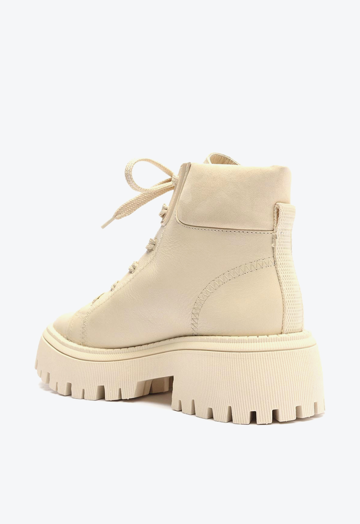 Coturno Off-White Arezzo Couro Tratorado Cano Curto