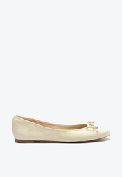 Sapatilha Off-White Arezzo Bico Redondo Laço