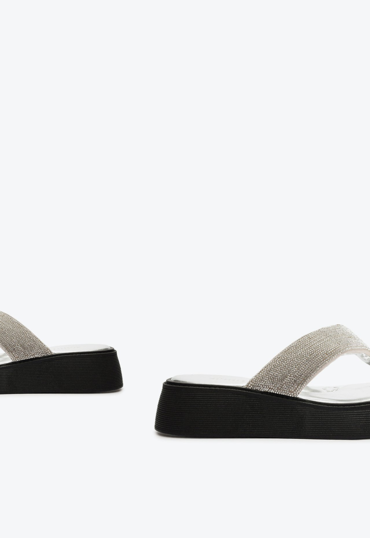Chinelo Plataforma Tira Metalizada Prateado