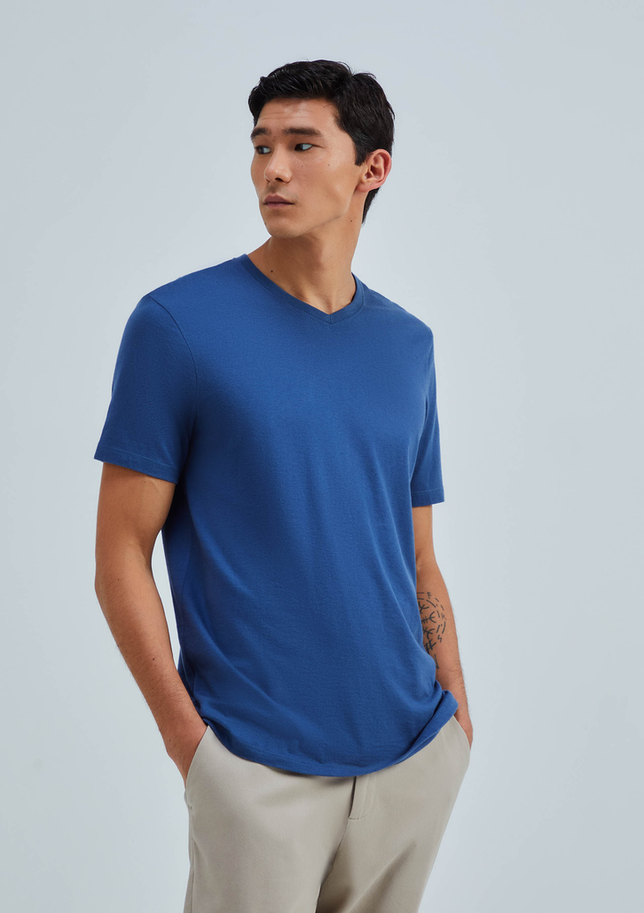 Camiseta Básica Azul Marinho Hering Masculina Manga Curta Gola V World