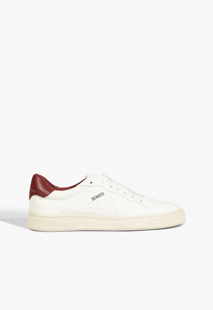 Tênis Branco e Vermelho