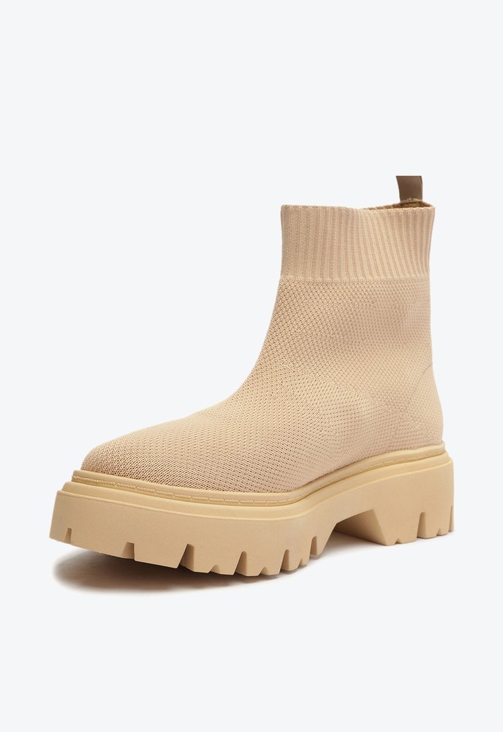 Bota Tratorada Cano Baixo Nude Knit
